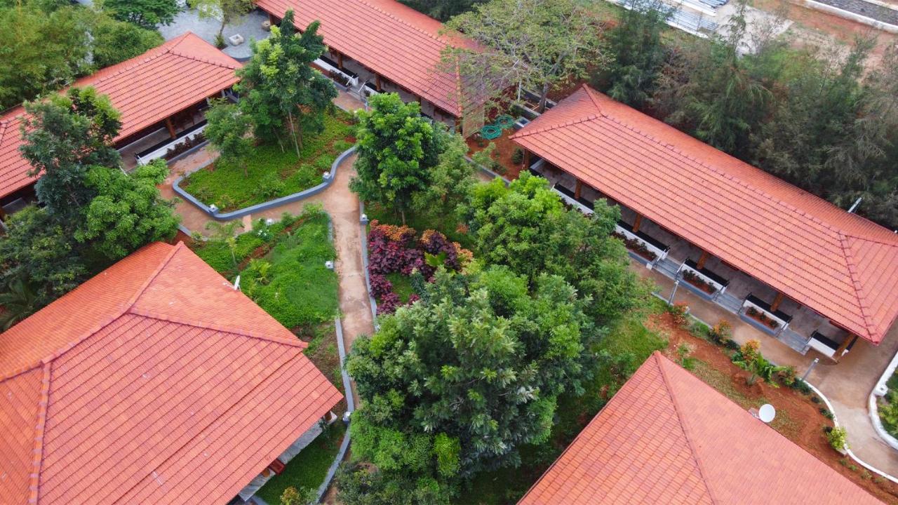 Aara Jungle Resort Коимбатур Экстерьер фото