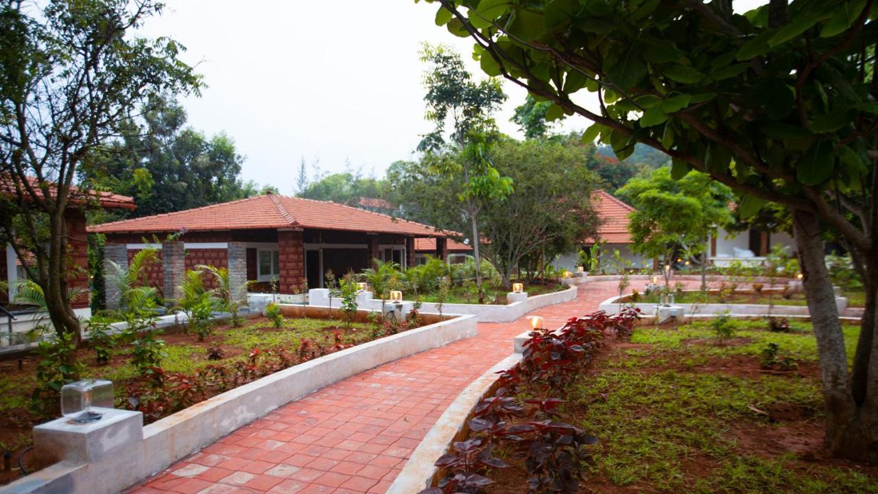 Aara Jungle Resort Коимбатур Экстерьер фото