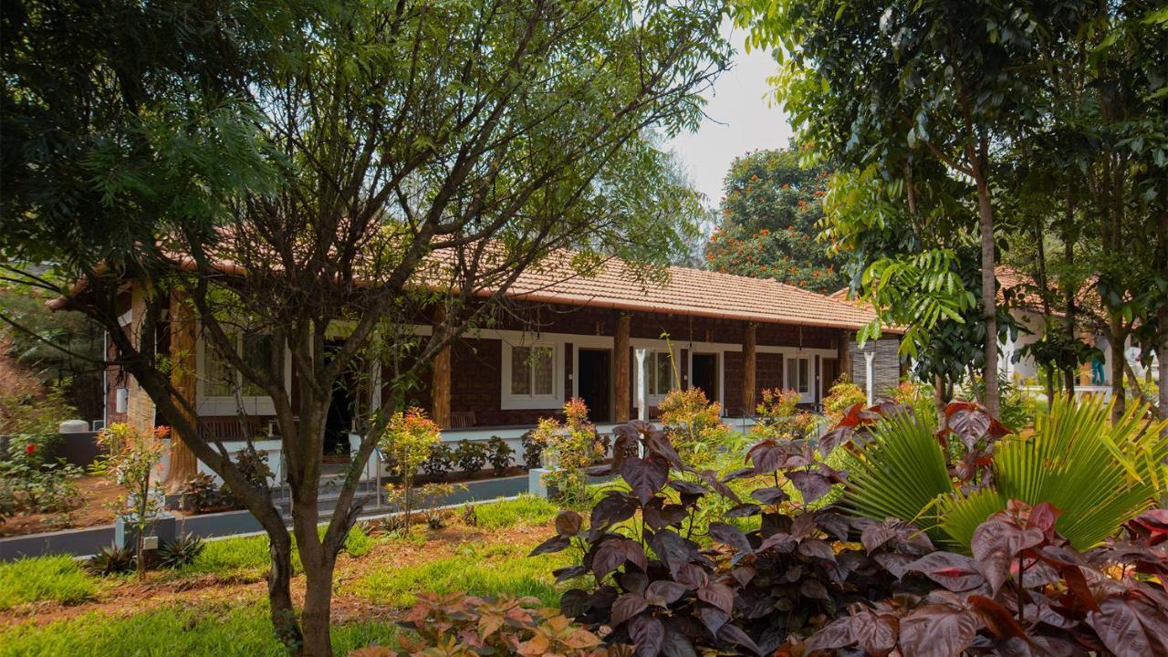 Aara Jungle Resort Коимбатур Экстерьер фото